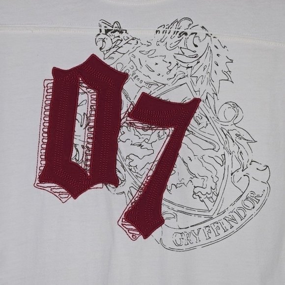 Harry Potter GRYFFINDOR Women's Fitted Tee Shirt Cream & Burgundy Size Medium - Picture 3 of 10
